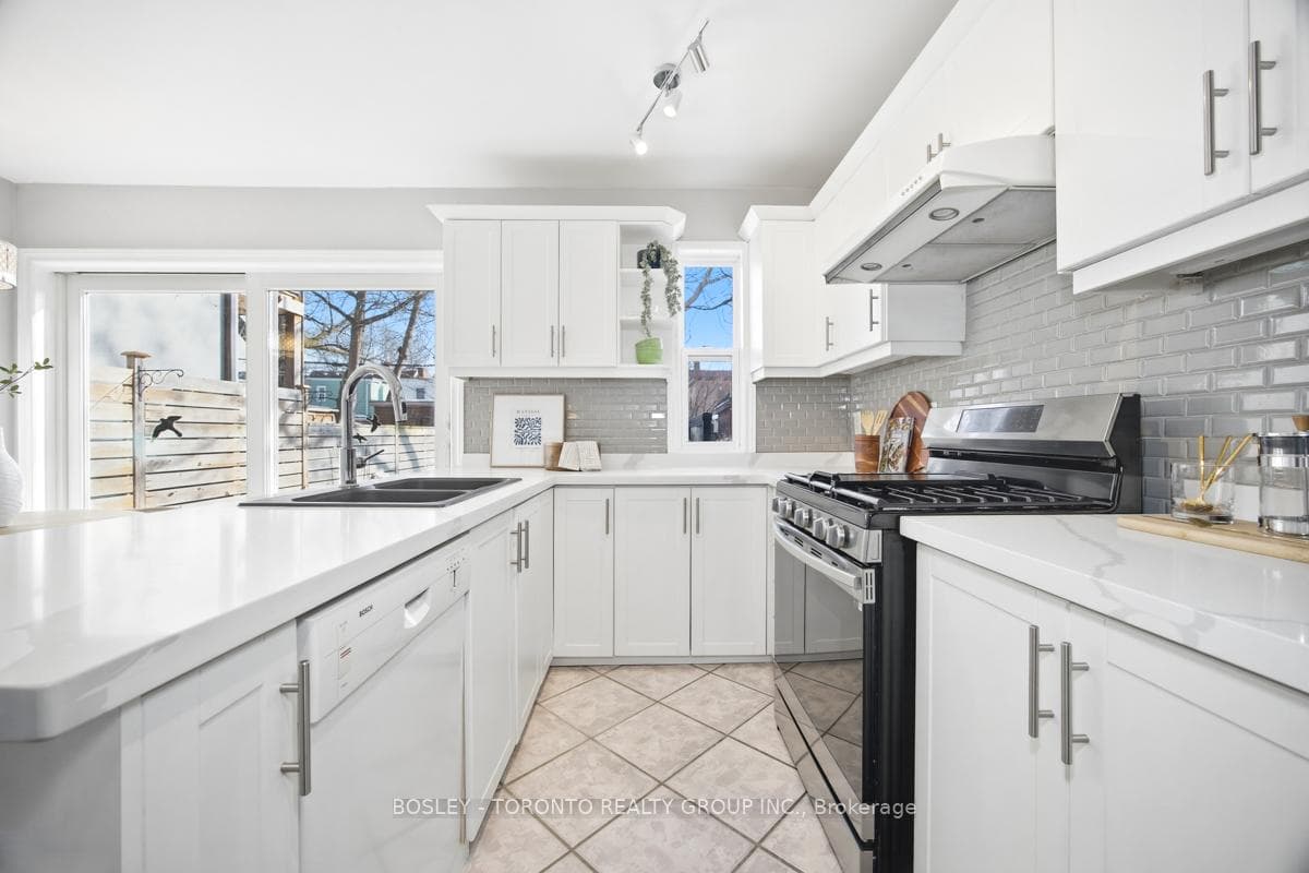 209 Springdale Boulevard photo 11