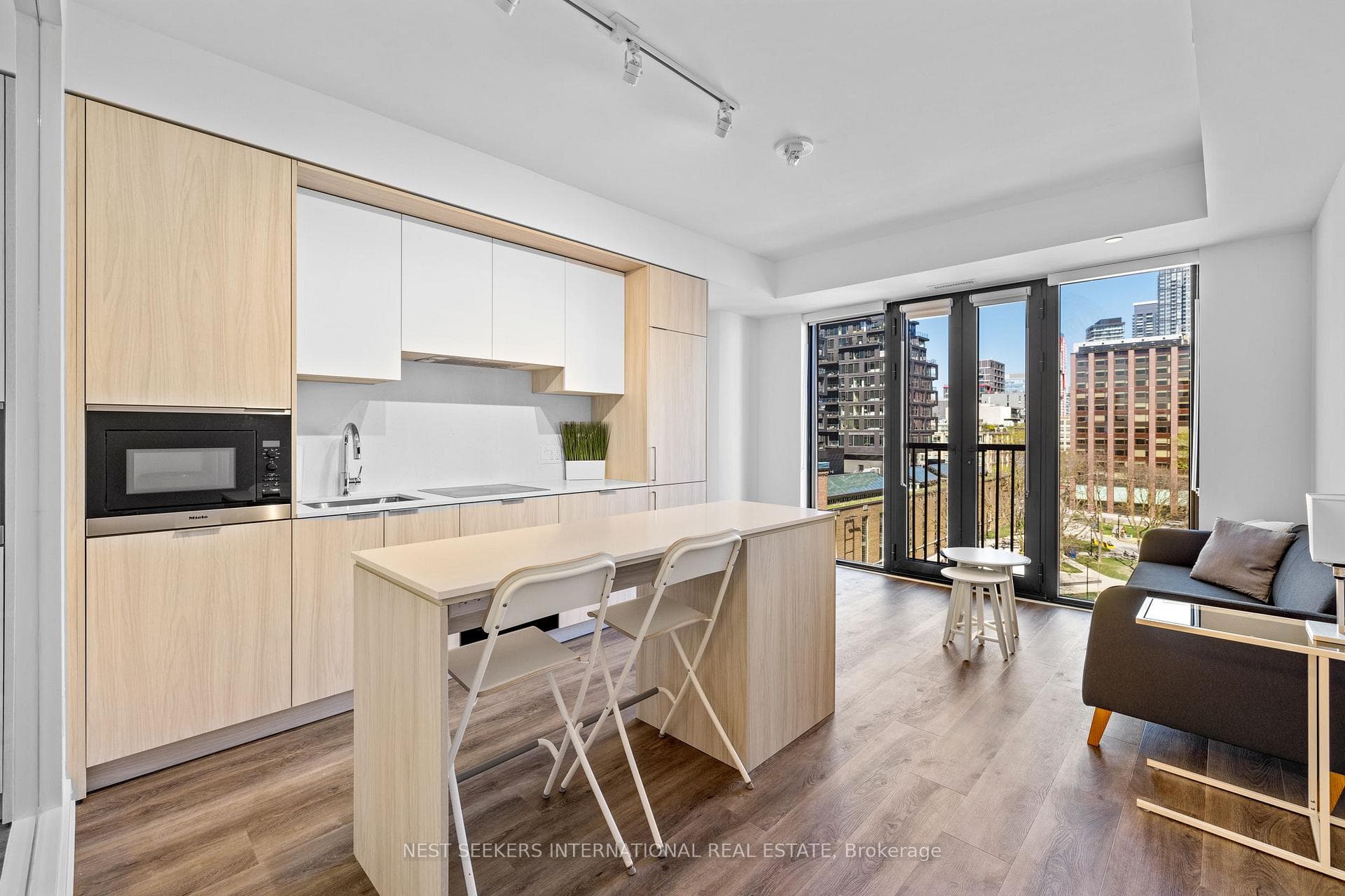 123 Portland Street Unit 704 photo 5