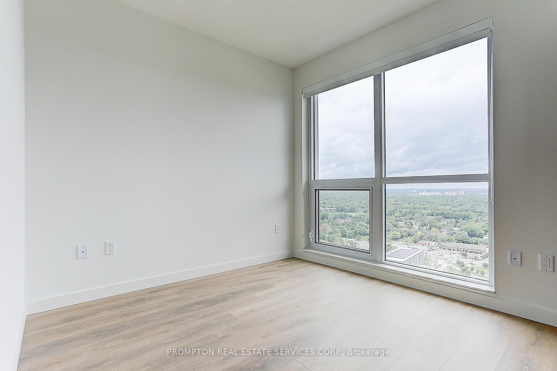 27 Mcmahon Drive Unit 3107 photo 19