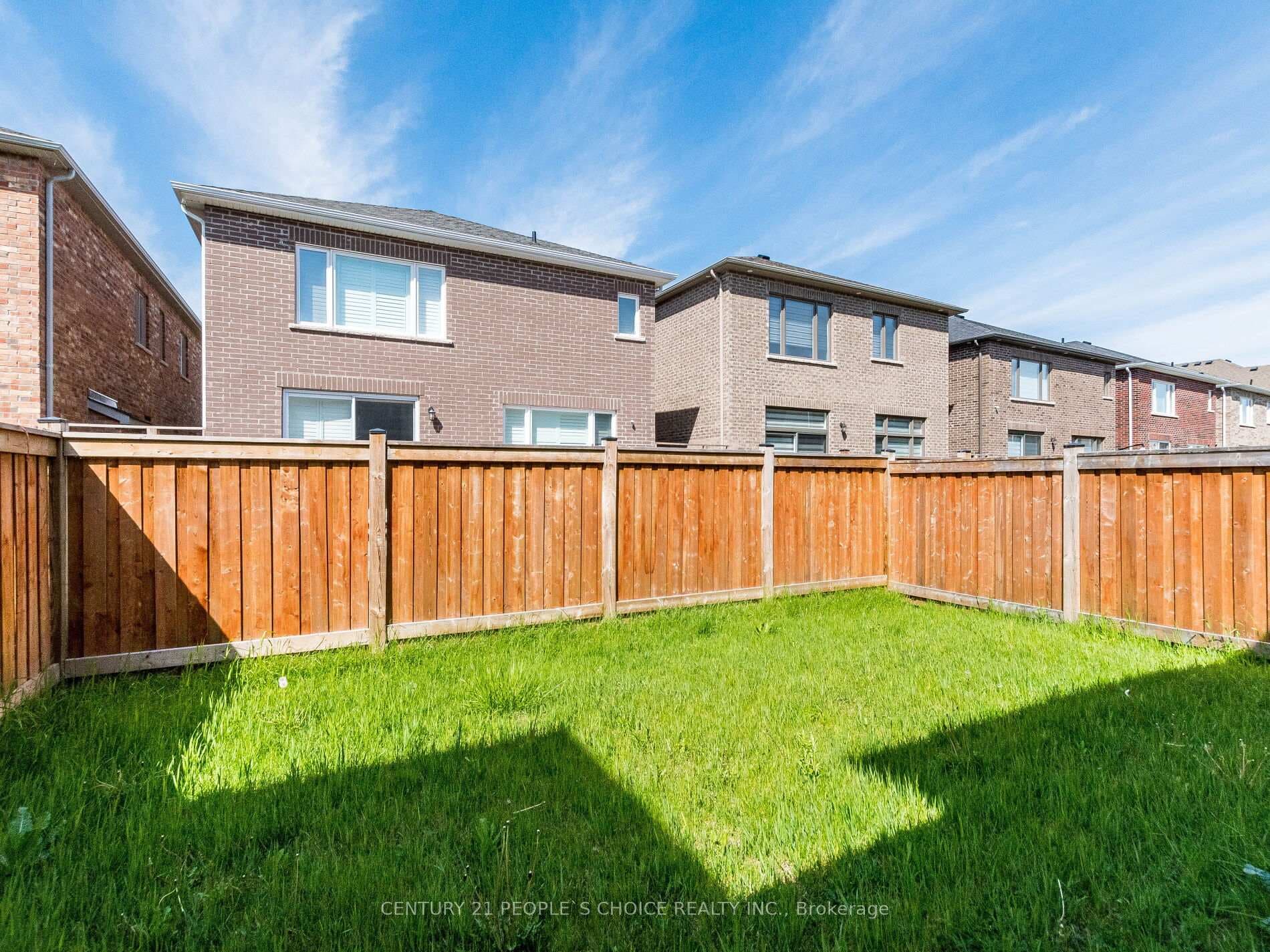 1404 Sycamore Gardens photo 49