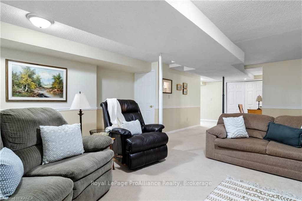 1178 BENTLEY Terrace photo 35