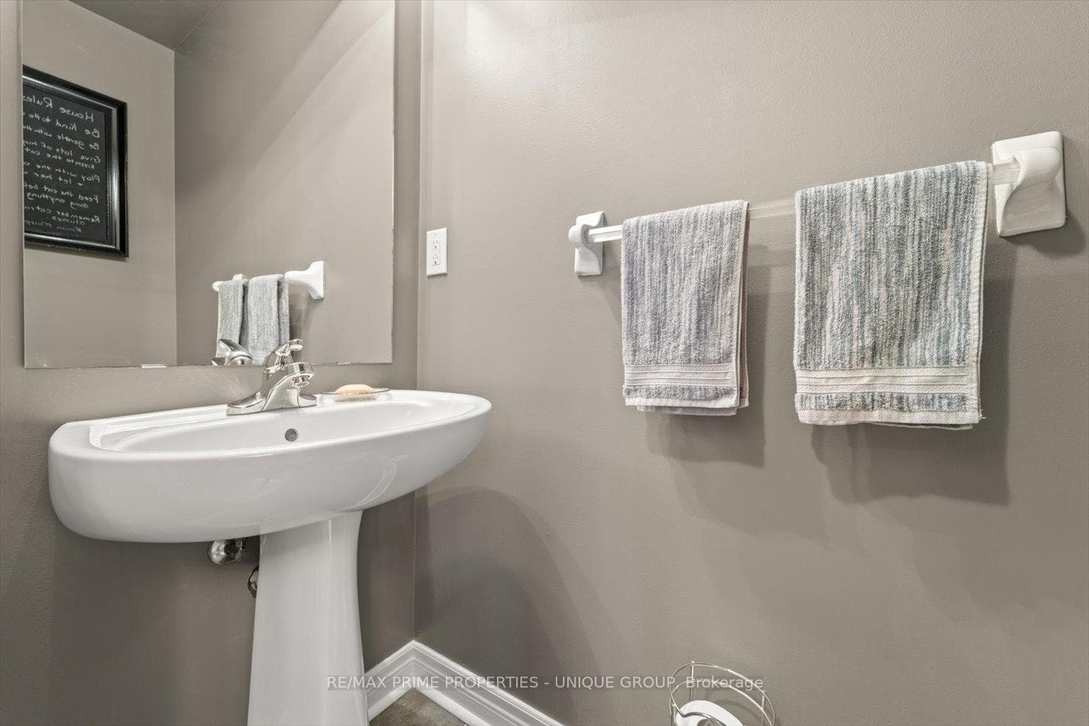 181 Baywell Crescent photo 14