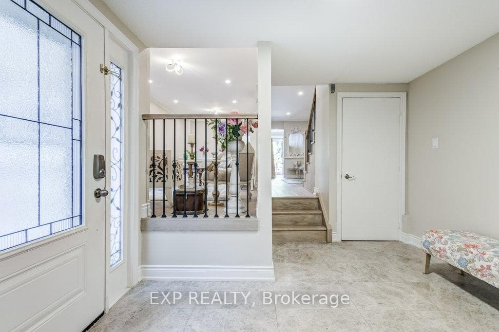 1506 Prince John Circle photo 3