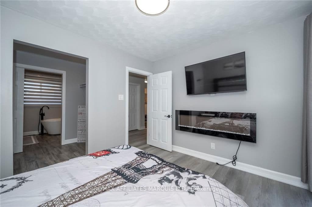 907 PESCOD Avenue photo 16