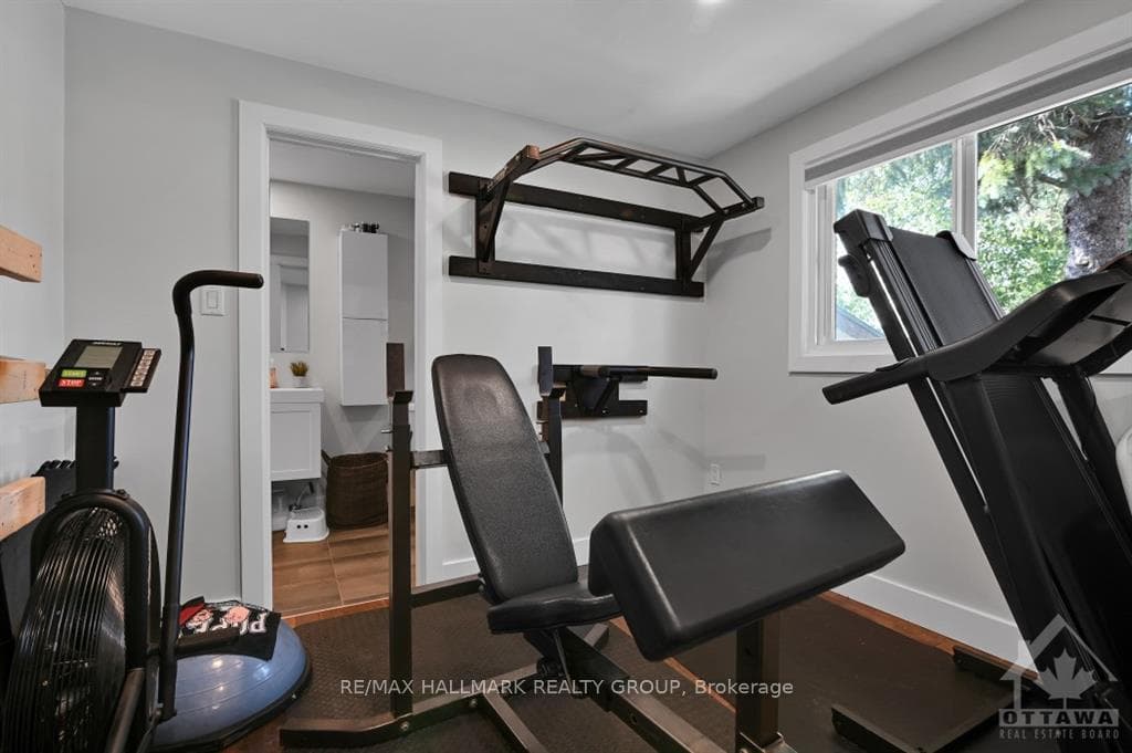 72 GLAMORGAN Drive photo 14