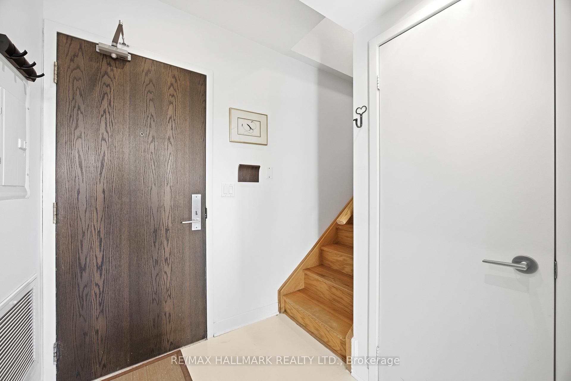 201 Carlaw Avenue Unit 231 photo 29