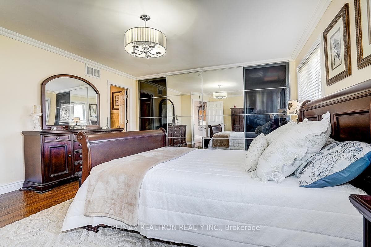 43 Kingsgate Crescent photo 15