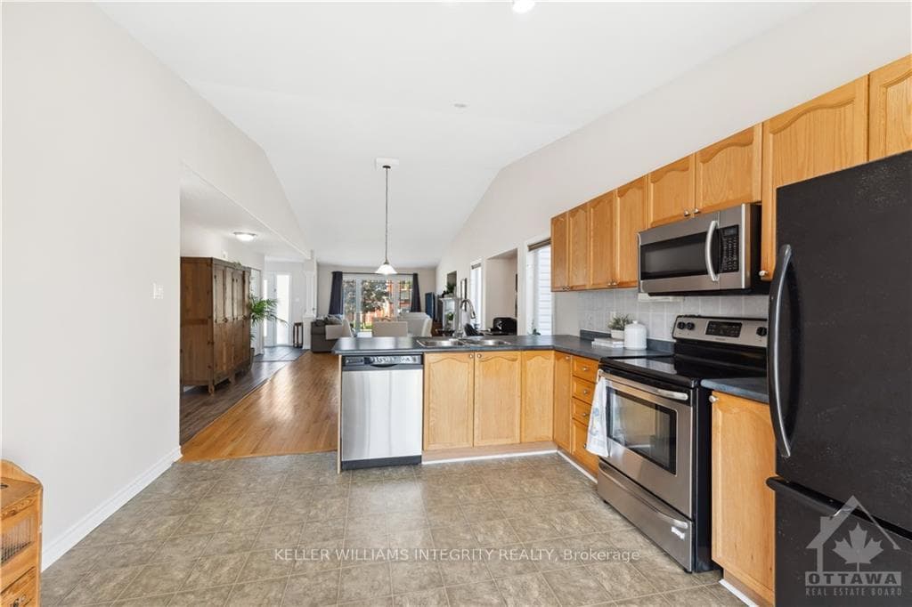 16 LANCELOT Street photo 12