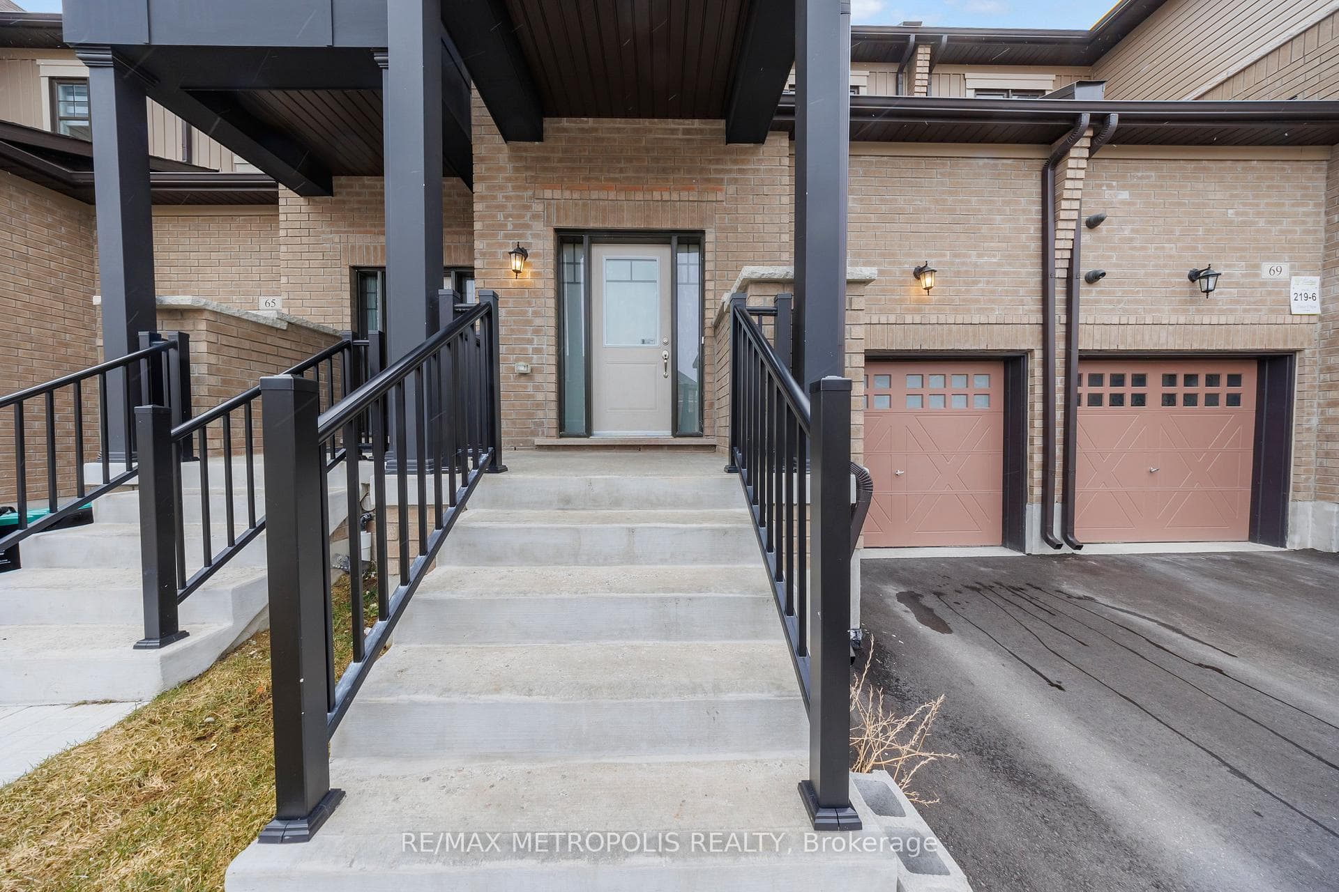 67 Lorne Thomas Place photo 27