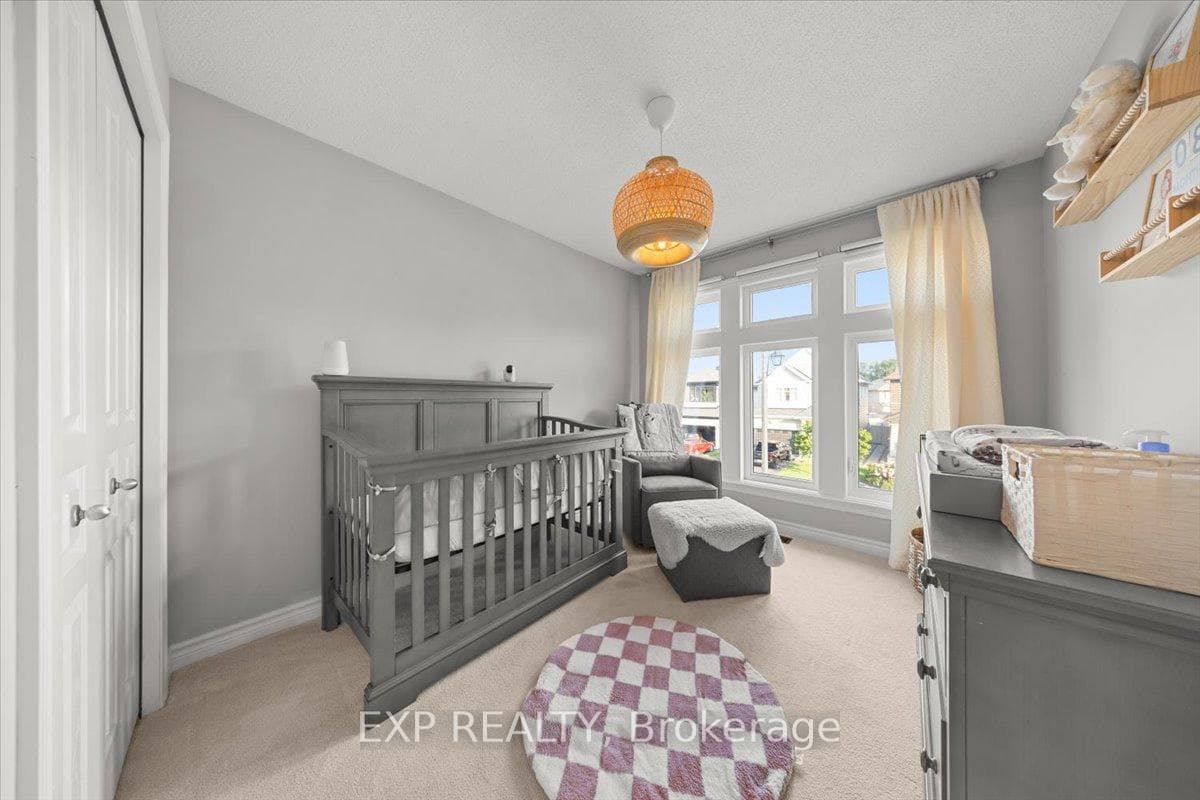 255 Shinleaf Crescent photo 23
