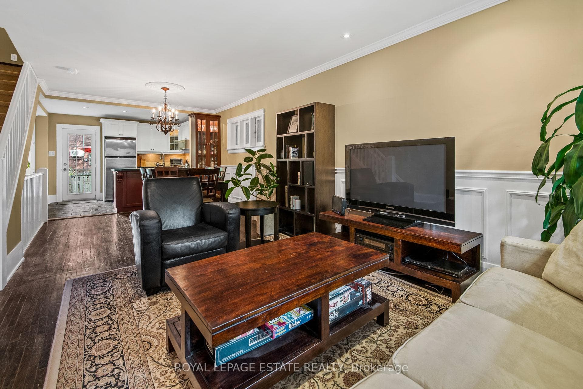 512 Soudan Avenue photo 6