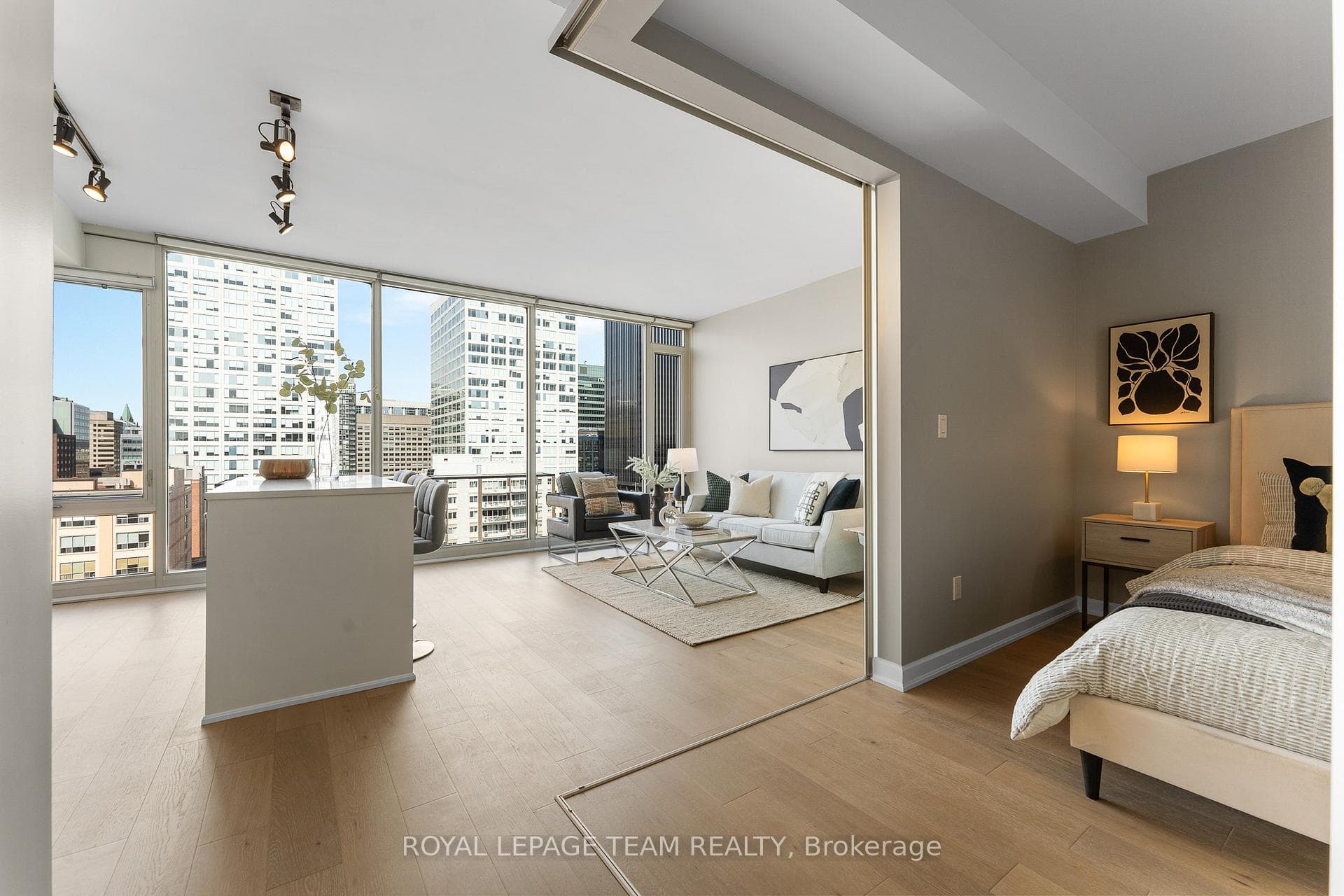 300 Lisgar Street Unit 913 photo 29
