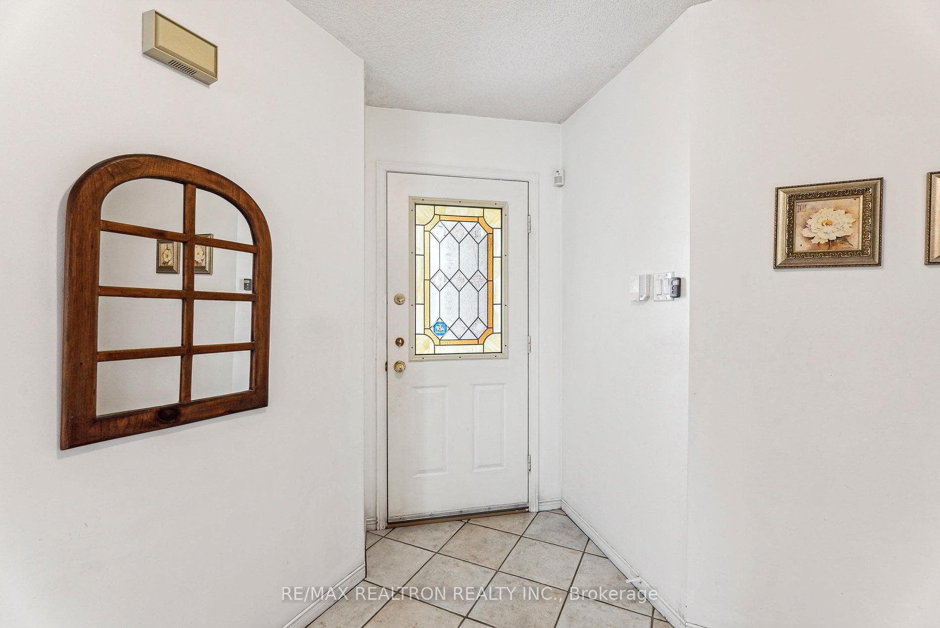 135 Glen Crescent photo 7