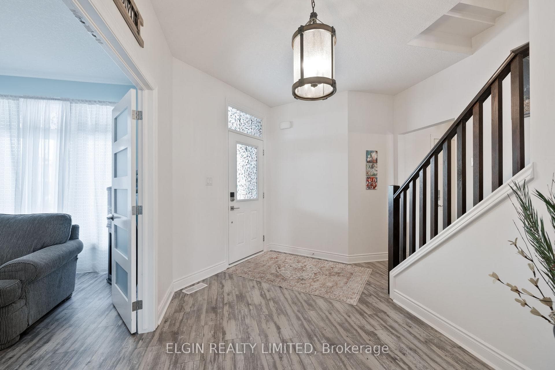 38 Ashberry Place photo 5