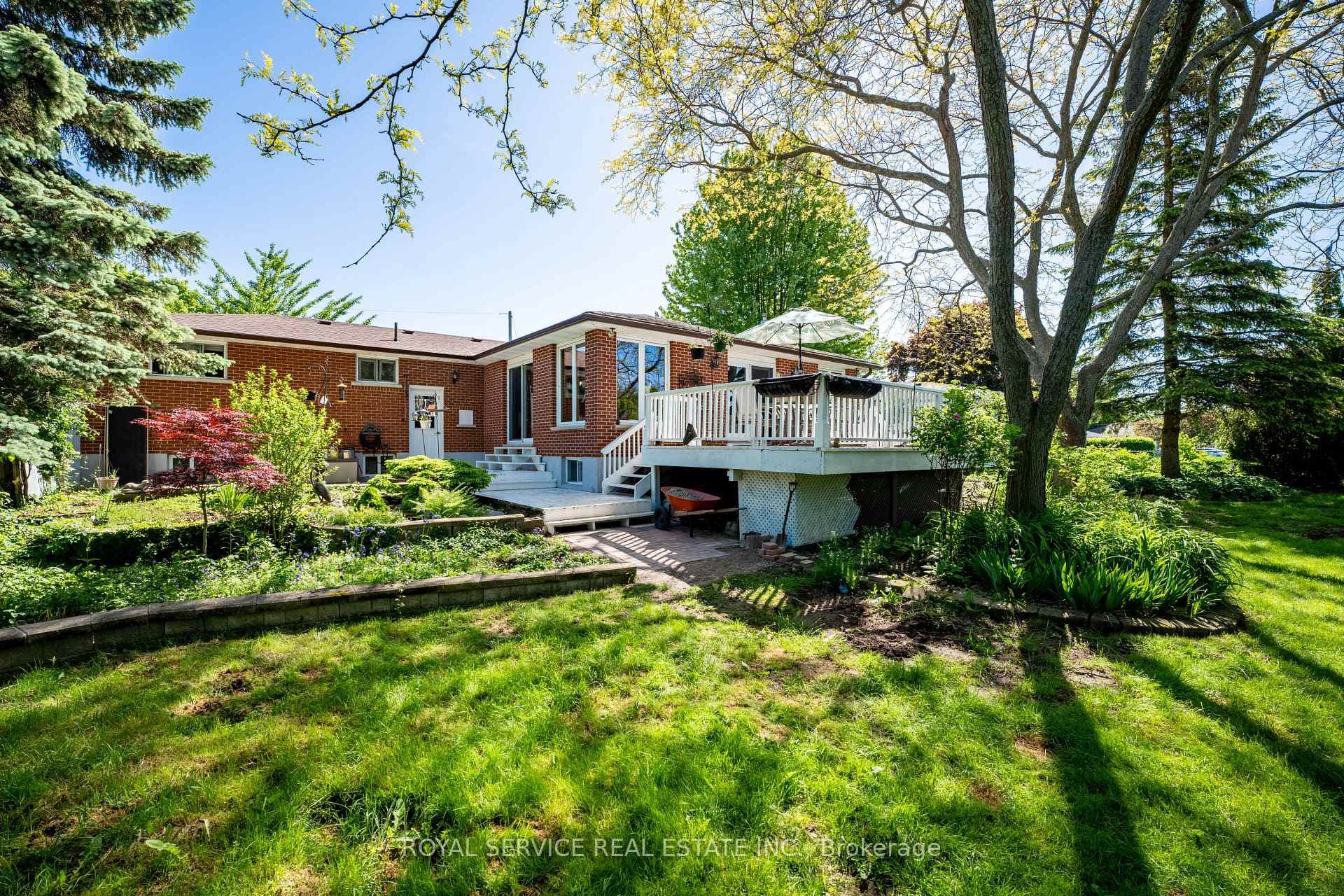 664 Hayden Crescent photo 29
