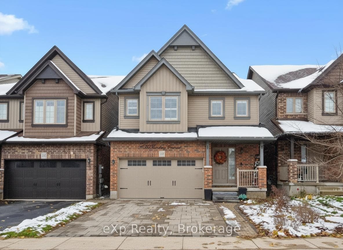 139 Couling Crescent photo 2