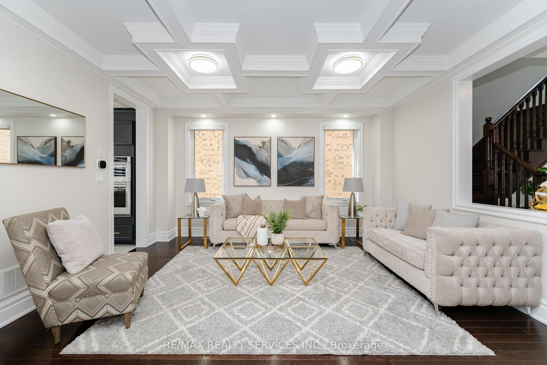 14 Dotchson Avenue photo 5