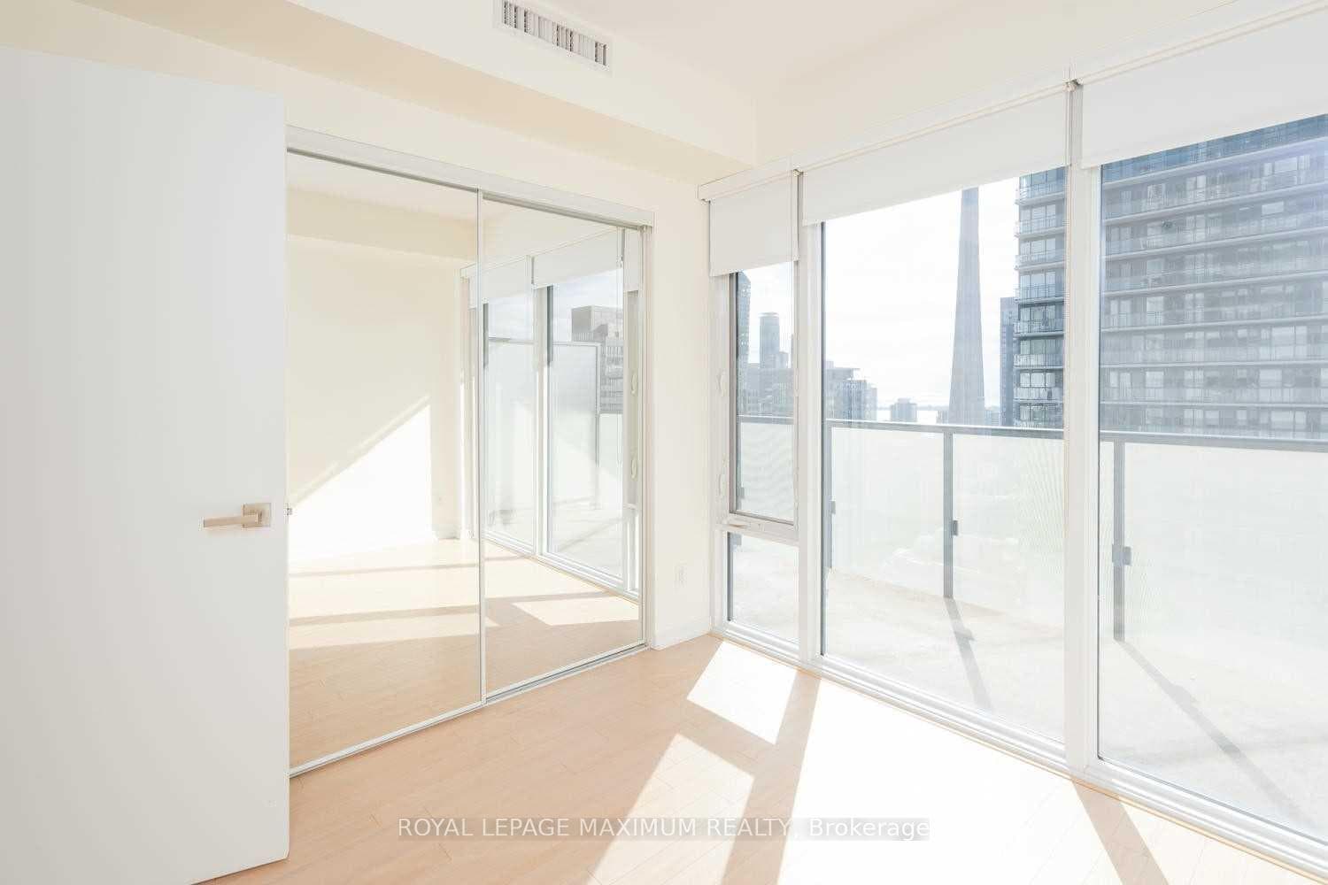 101 Peter Street Unit 3208 photo 9