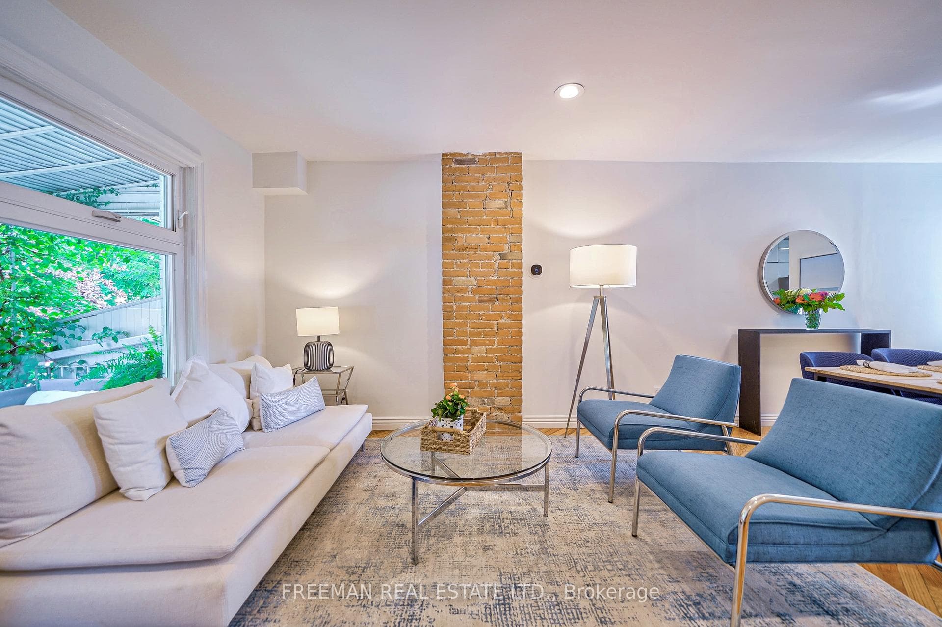 476 Clinton Street photo 5