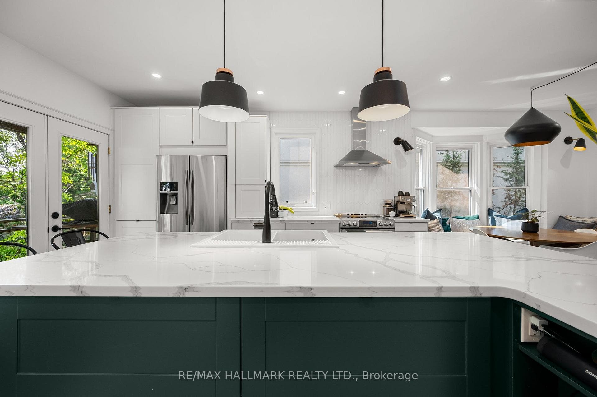 15 Redwood Avenue photo 11