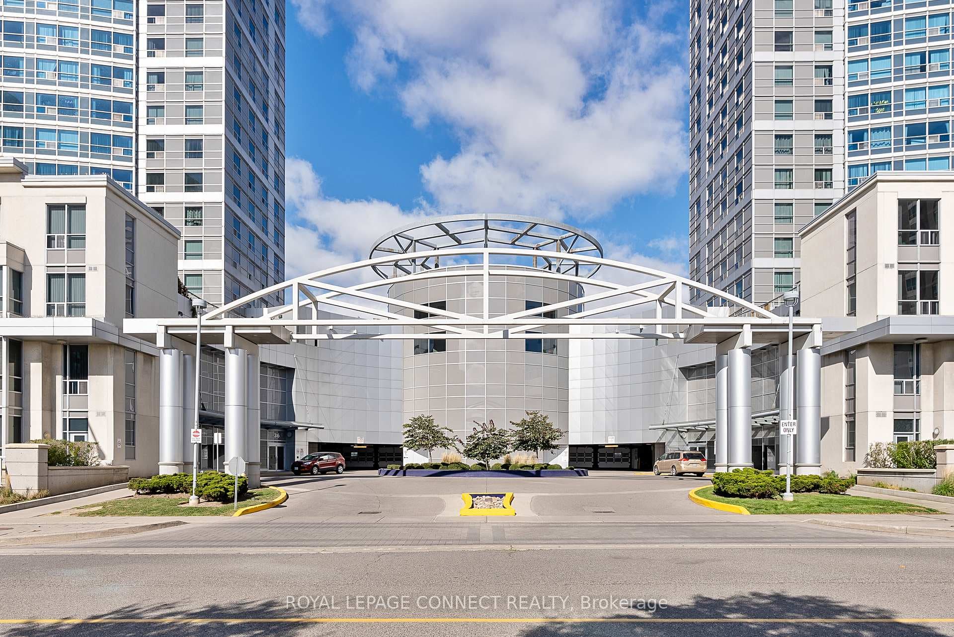 36 Lee Centre Drive Unit 1712 photo 1
