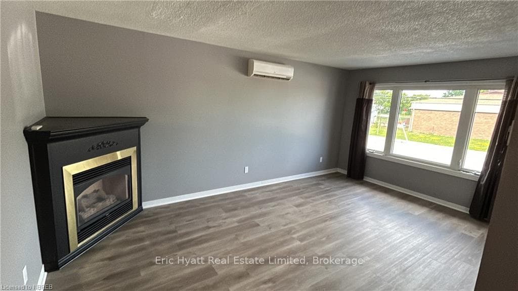155 KING Street photo 14