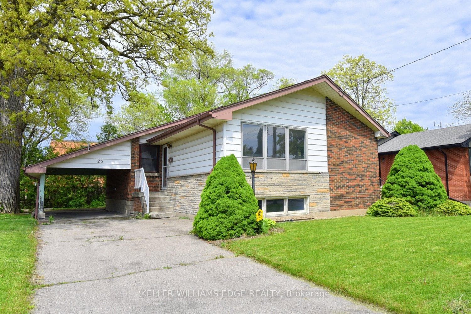 25 Hardale Crescent photo 2