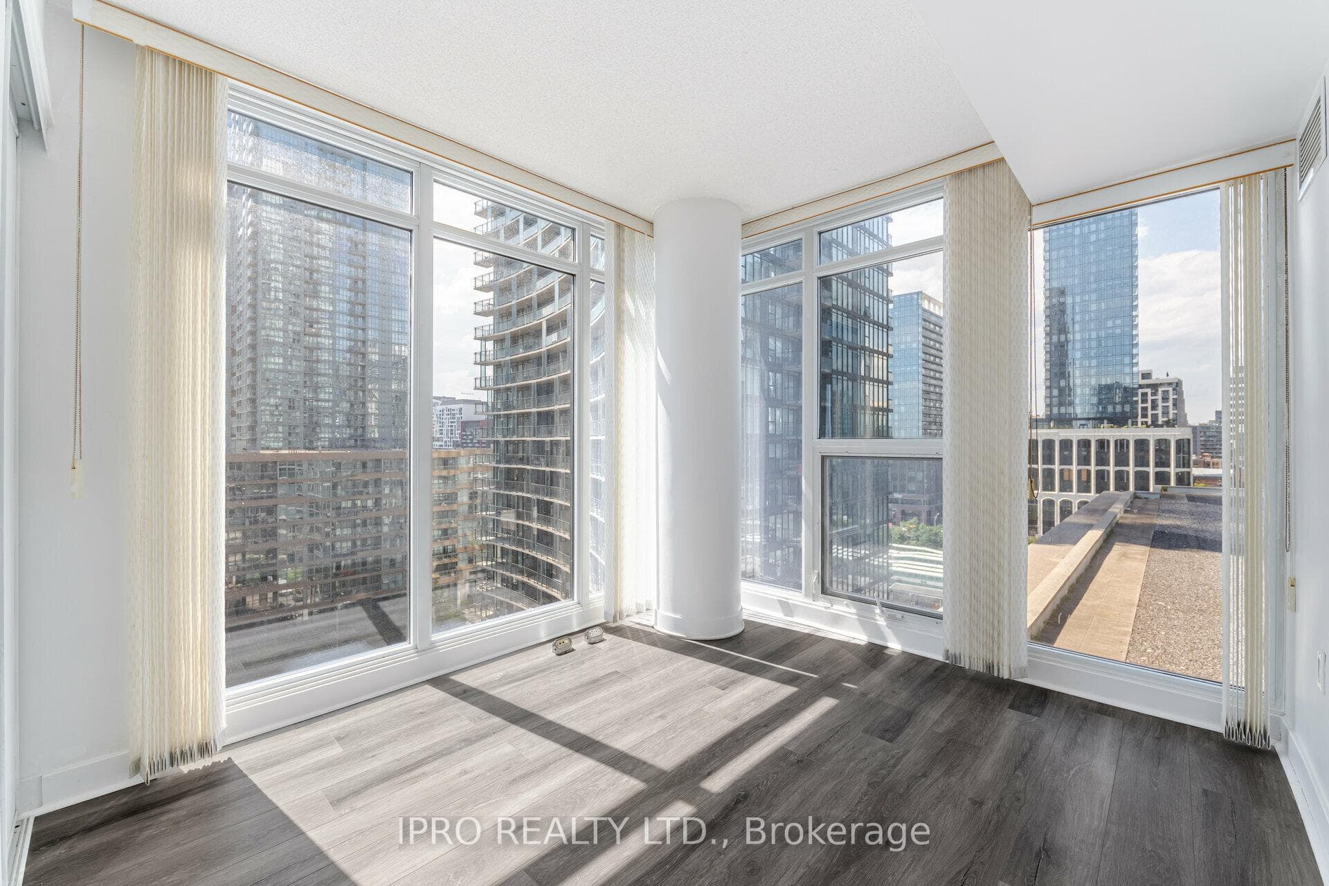 8 Telegram Mews Unit 1109 photo 19