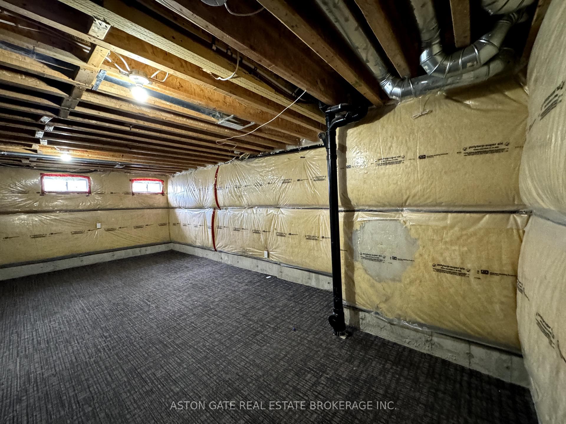250 Wardlaw Place photo 18