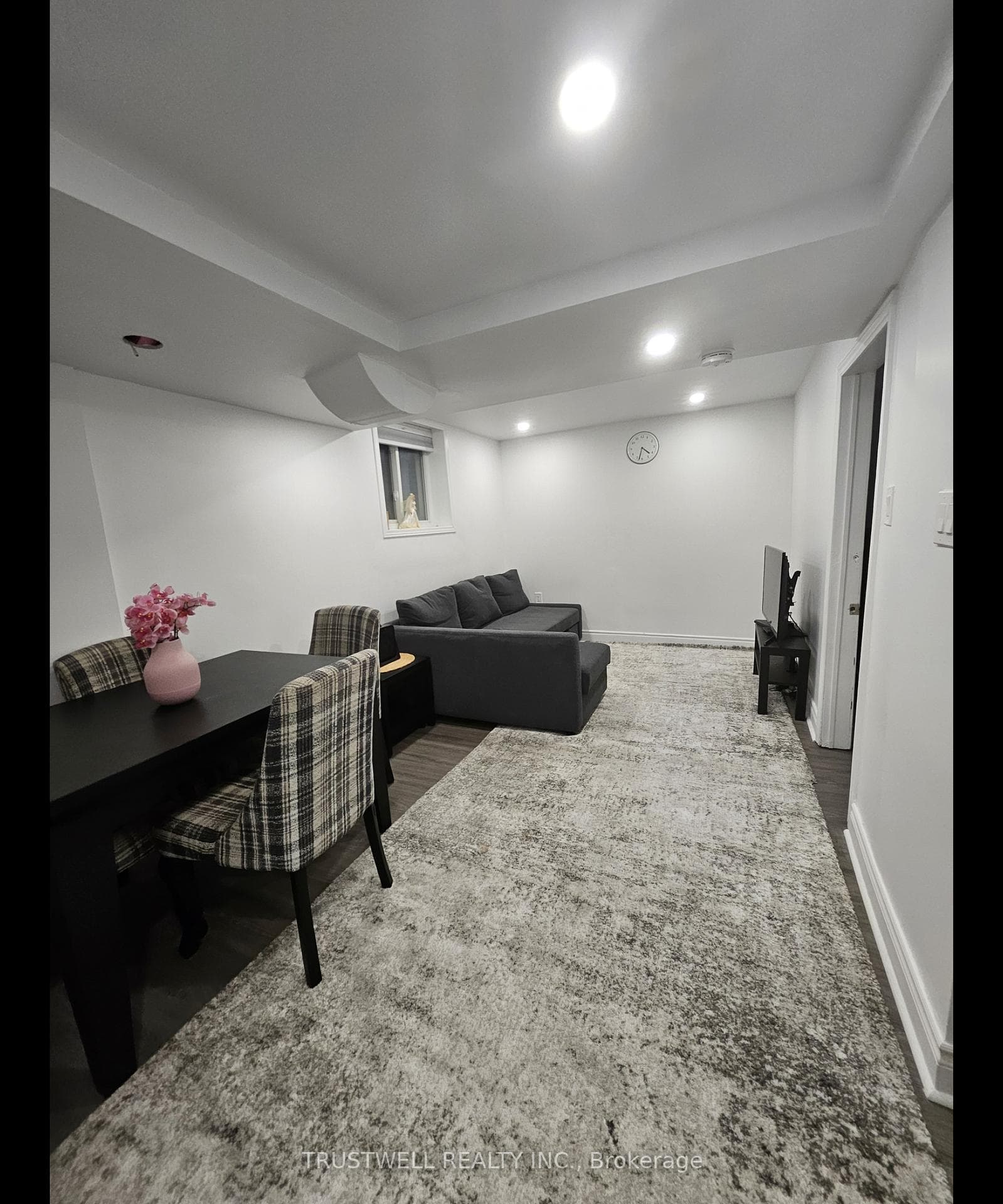 37 Woodward Crescent Unit Bsmt photo 2