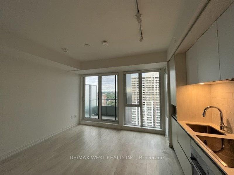 225 Sumach Street Unit 2702 photo 5