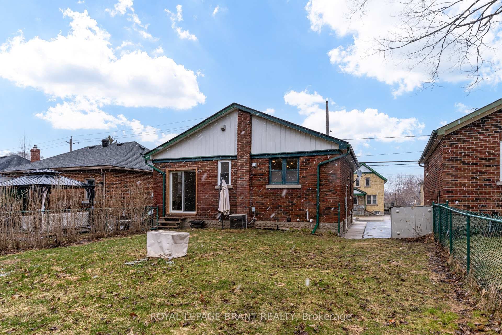 632 Stirling Avenue photo 32