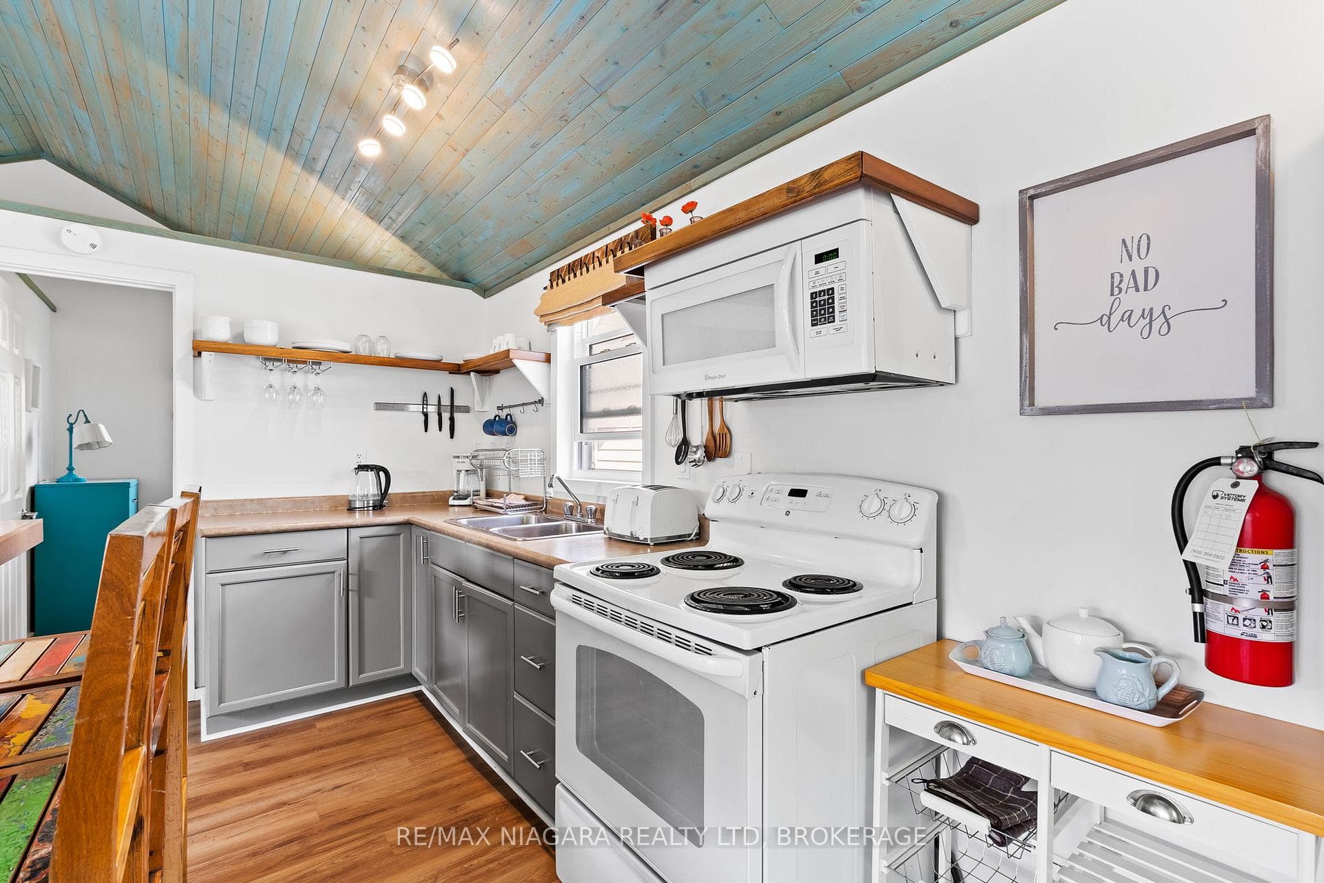 12343 Lakeshore Road photo 13