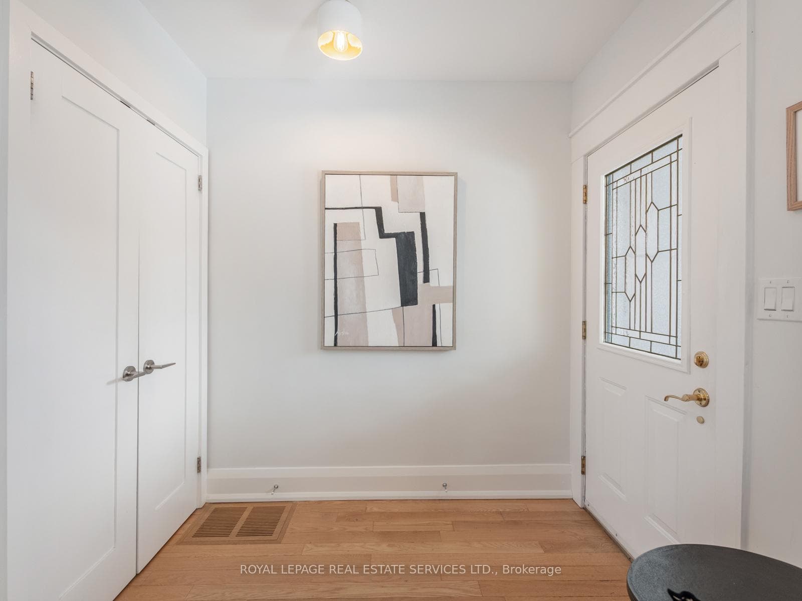 581 Beresford Avenue photo 4