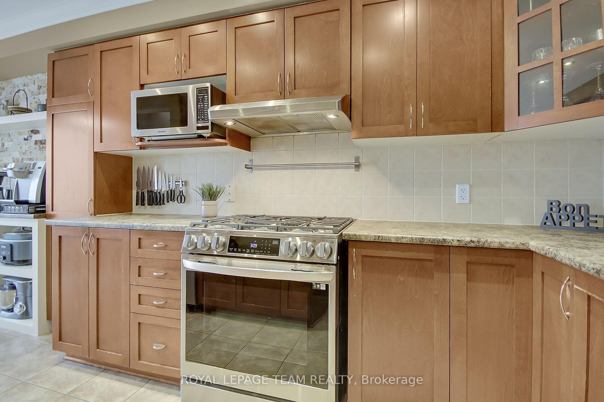 NATURAL GAS STOVE