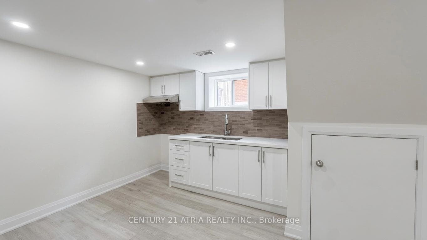 115 Ellington Drive photo 13