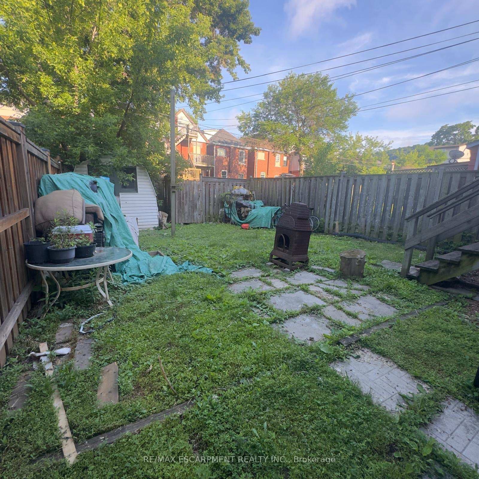 33 Cedar Avenue photo 3