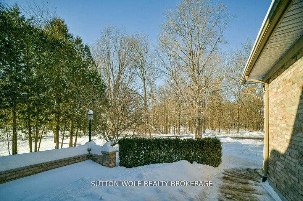 98 Harris Road photo 37