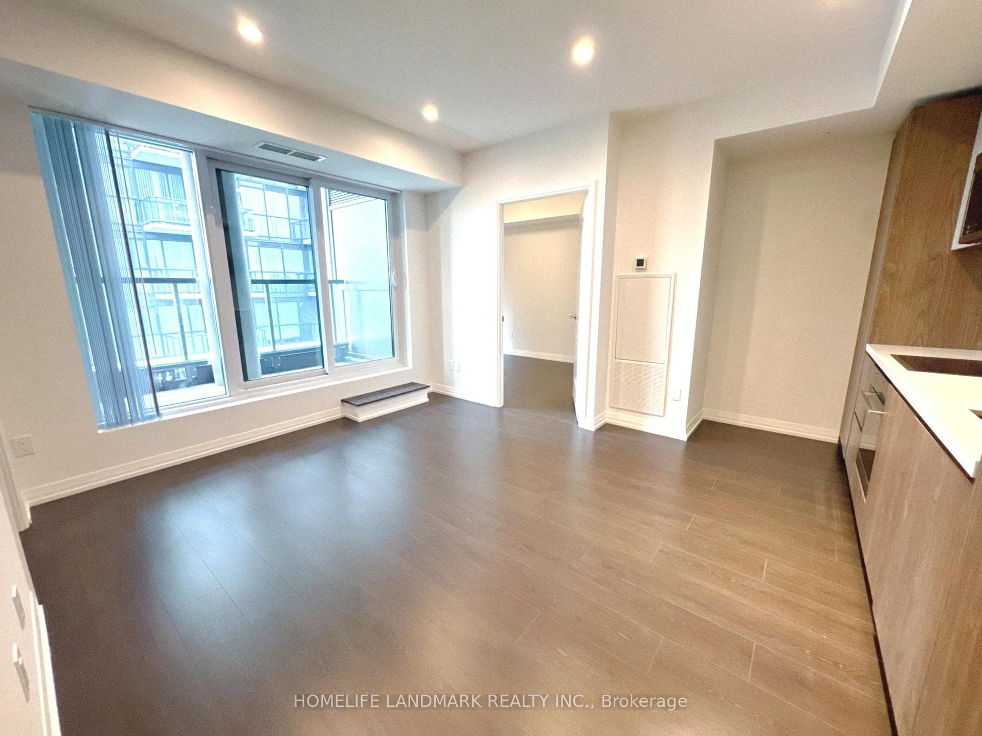 8 Widmer Street Unit 4701 photo 4