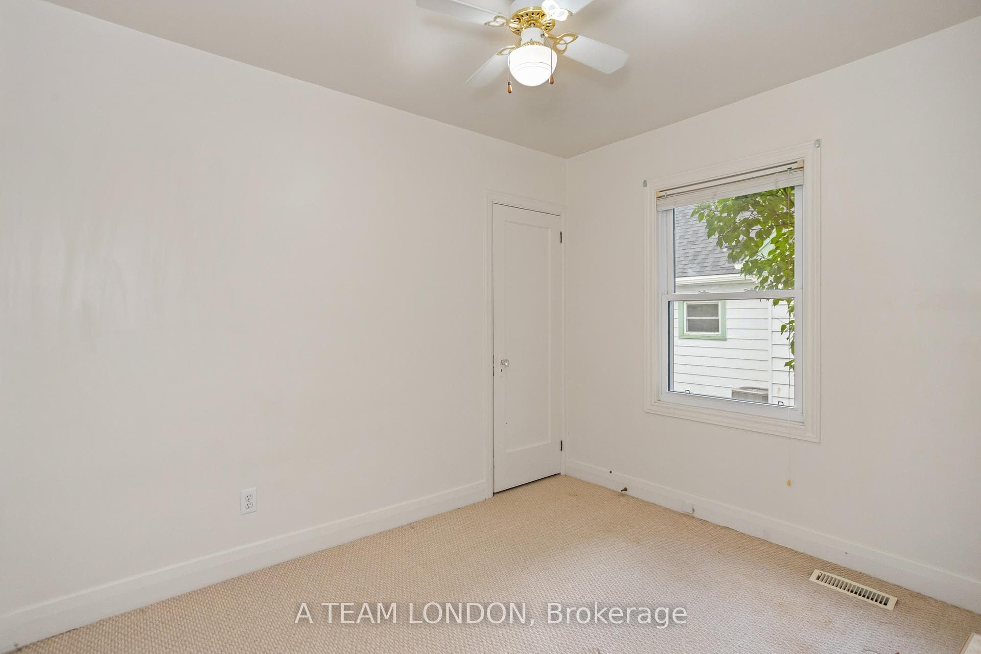 1871 Parkhurst Avenue photo 16