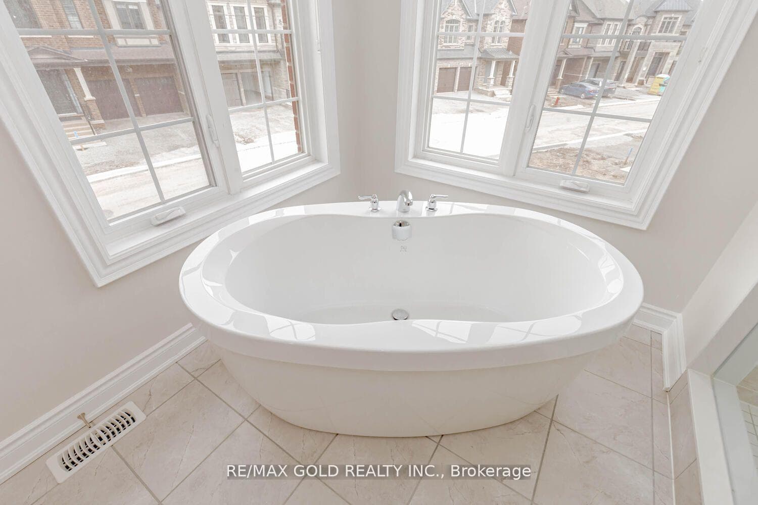 71 William Crawley Way photo 29