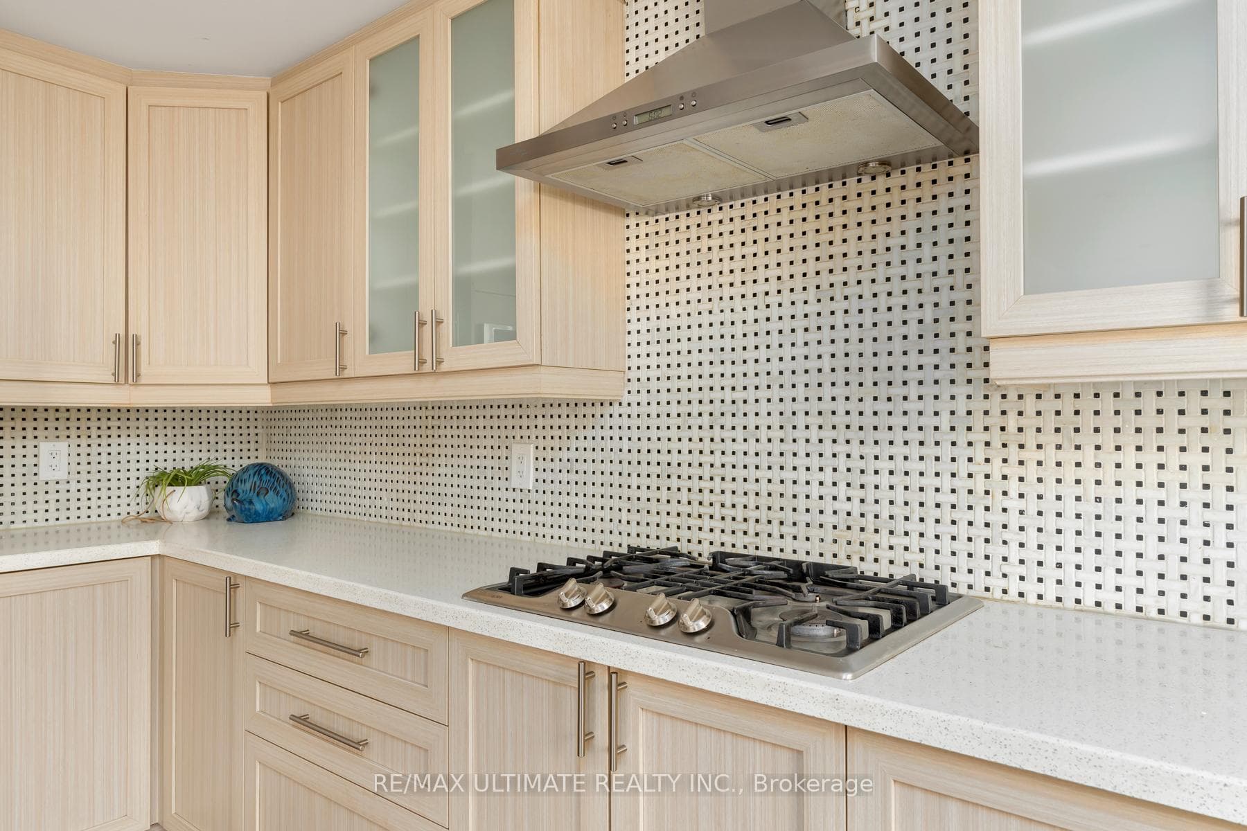 290 Westmount Avenue Unit Main photo 24
