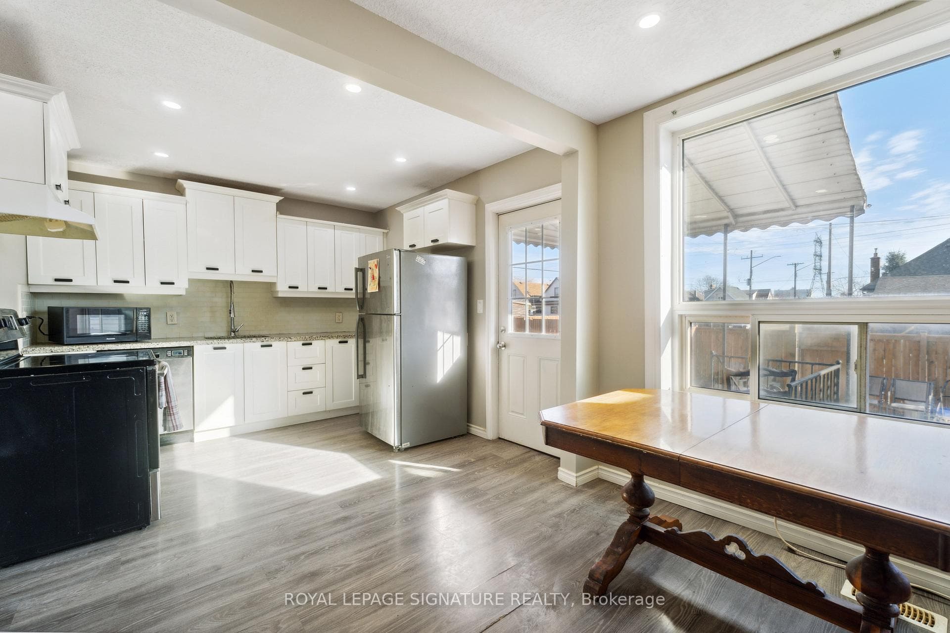 198 Weir Street photo 2