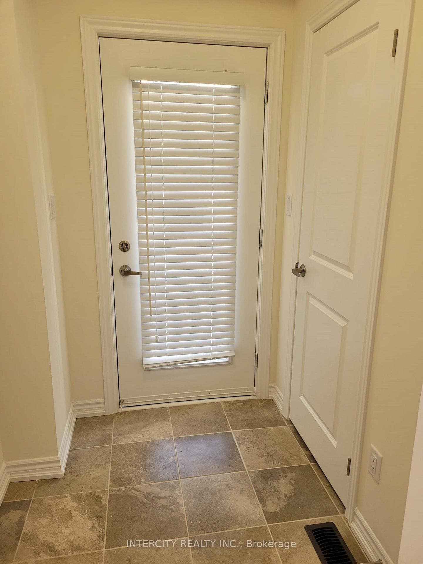 9 Purple Sage Drive photo 4