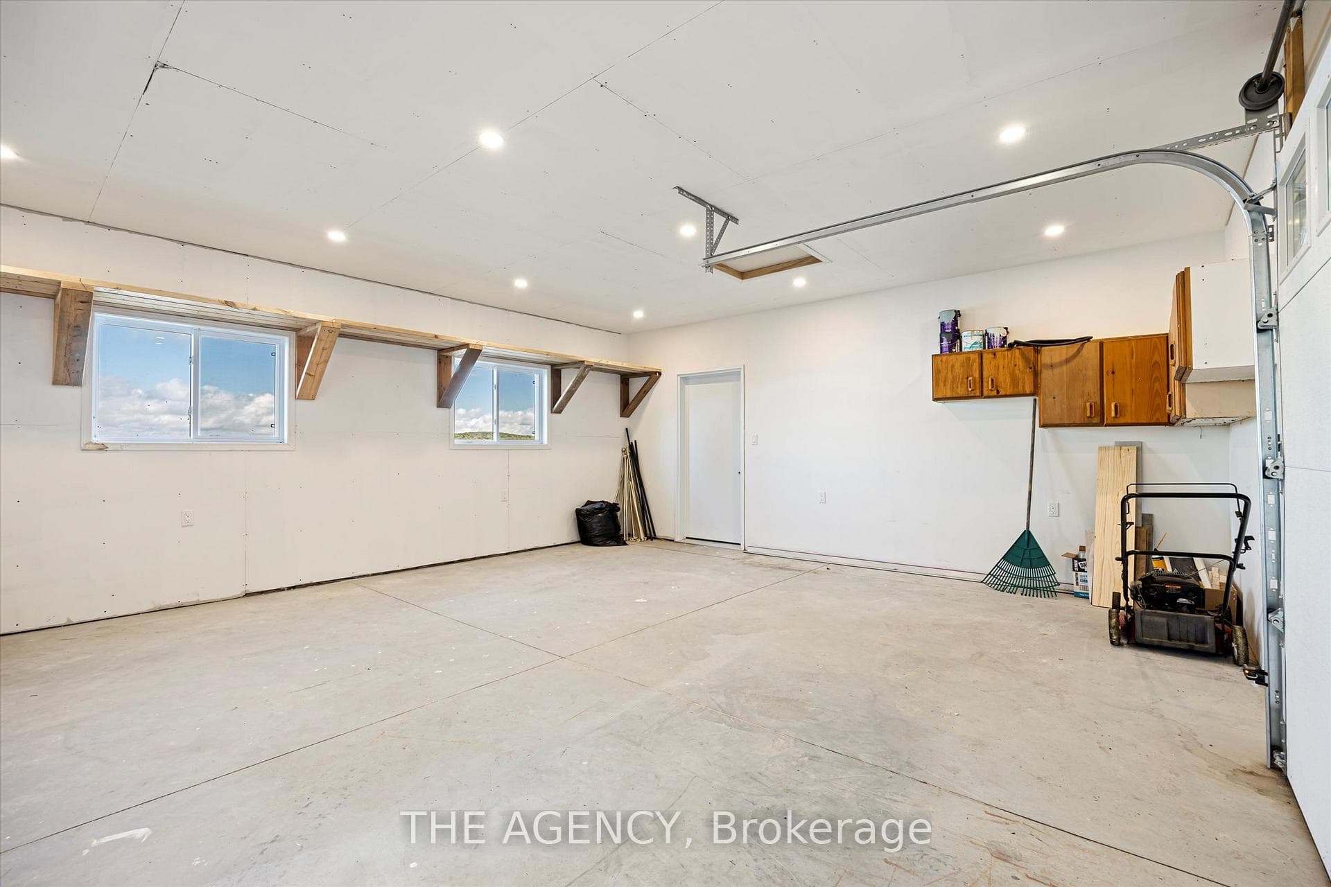 772 S Lake Bernard Road photo 27
