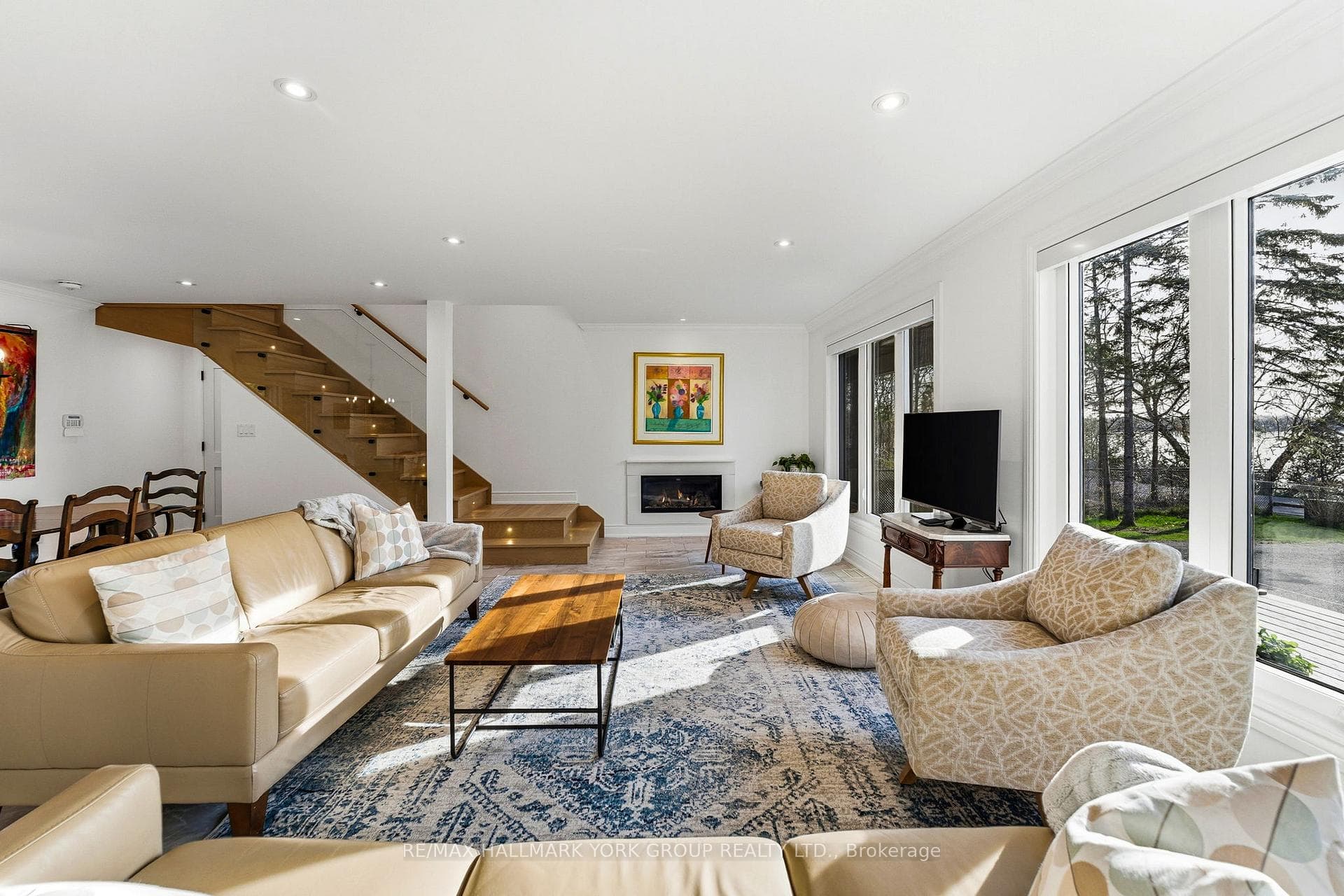 281 Hedge Road photo 8