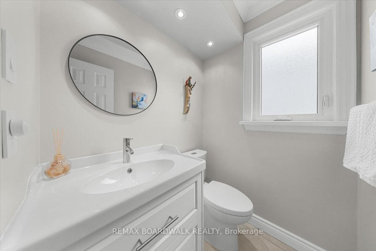 622 Steller Street photo 20