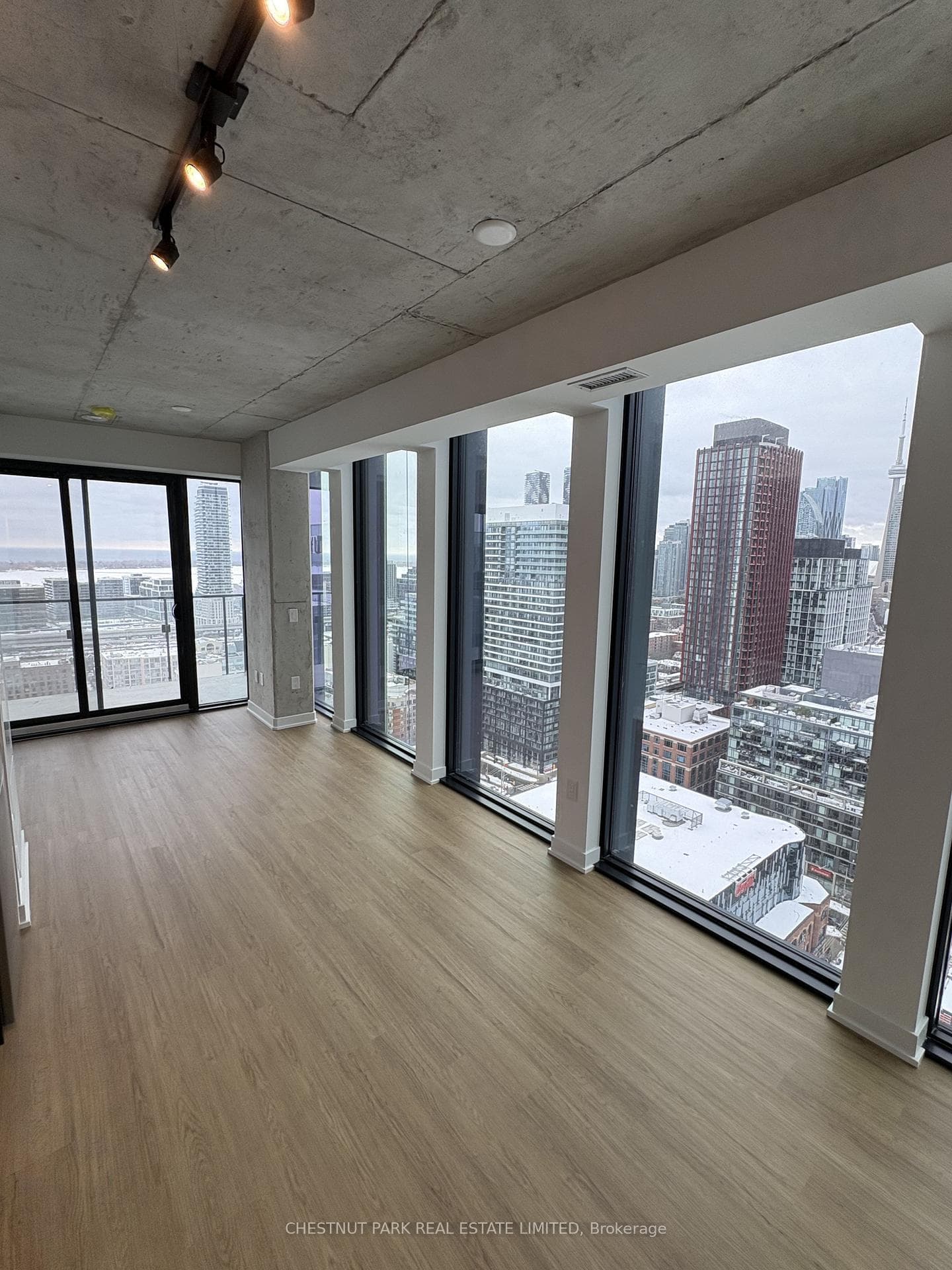 284 King Street Unit 2604 photo 6