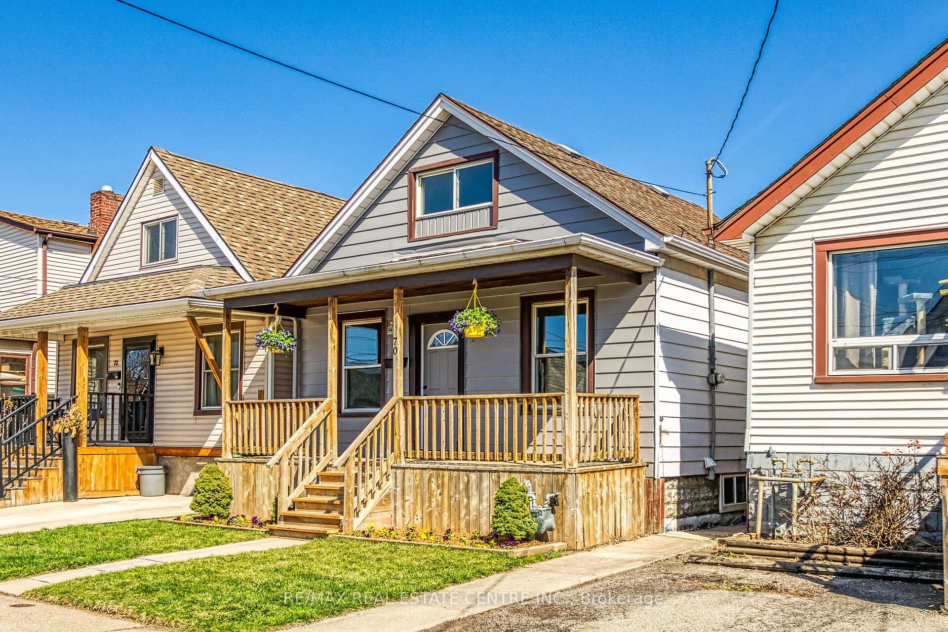 70 Robins Avenue photo 1