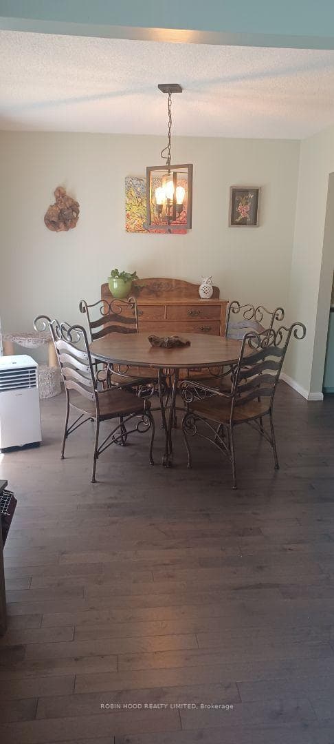 112 Borland Street photo 9